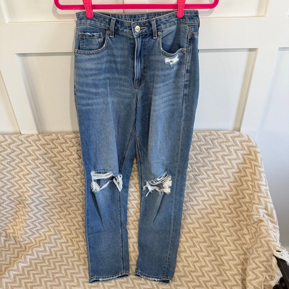 American Eagle Women’s Straight Leg High Rise Mom Jeans Distressed